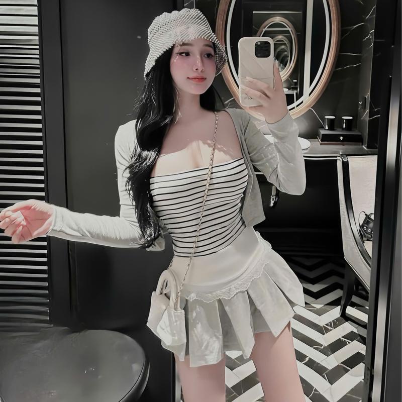  Set 3 Món Hottrend Gồm Áo Ống Sọc Kèm Khoác Ngoài Chất Thun Gân Phối chân Váy Xoè Bảng Lớn Phối Ren Chất Thun Da Cá Đẹp Thiết Kế Trẻ Trung Sành Điệu duyên Dáng Cho Nữ 