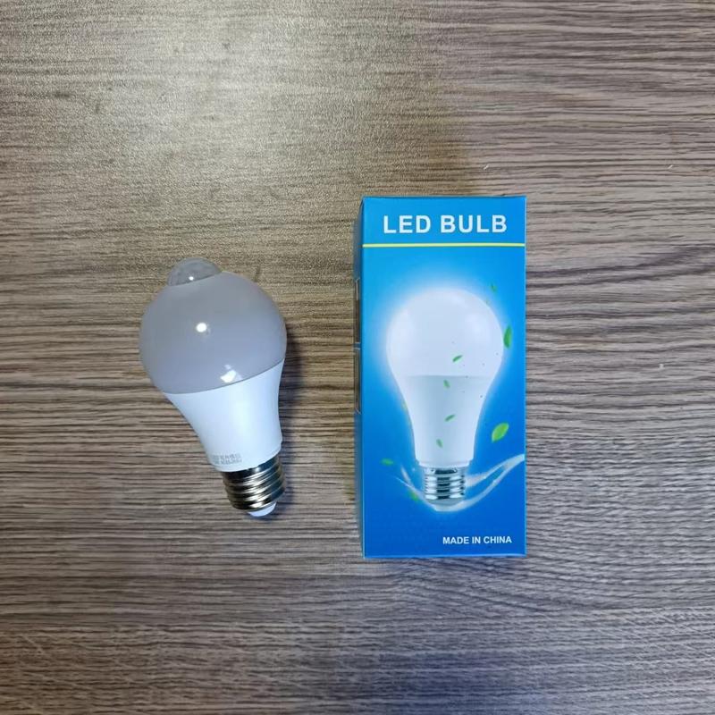 Product Introduction of E27 motion sensor LED bulb 12W ultra bright yellow light automatic switch human infrared sensing bulb Suitable for garage corridors, staircases, bathrooms, storage rooms, induction lighting 12