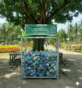 Keranjang Sampah Plastik Daur Ulang Industri Anti-Karat & Aman Rangka Hollow Galvalum 2x2 Tahan Lama Dengan Kawat Loket PVC Ram