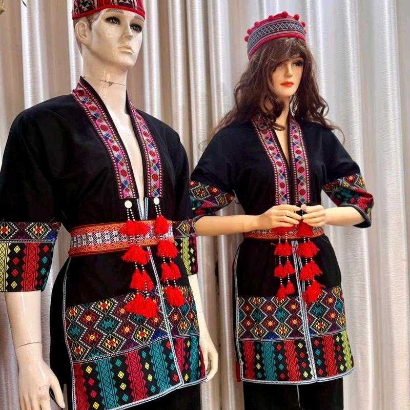 Trang phục của dân tộc Dao Đỏ nam nữ gồm quần, áo 2
