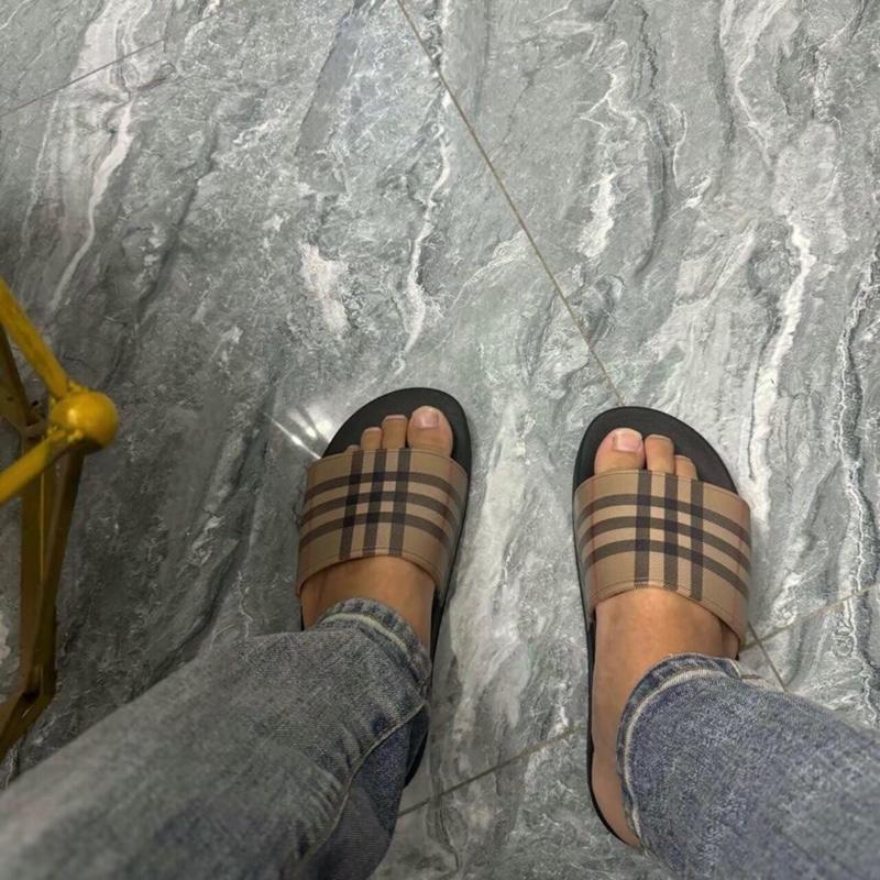 Dép Nam nữ đủ size 36 đến 44 cho anh chị em nhà mình DéP