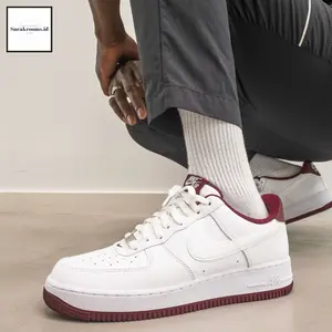 Nike Air Force 1 '07 White Dark Beetroot Original Resmi (100% Authentic)