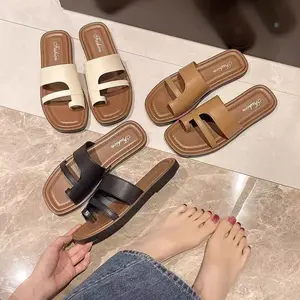 Jepit Wanita untuk Musim Panas Penggunaan Luar Rumah Model Baru 2025 Retro  Pantai Liburan Cocok dengan Rok  Romawi   jepit  wedges   baim  cewek   jempol  wanita   dhot  design   bustong  wanita  2025   tinggi sandal