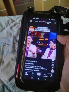 Product Review of Cluth bag megan Abigadu tas hp anti air slingphone waterproof hitam sling pouch pria wanita tas selempang multi pungsi  kedap air pouch handphone phone bag Slingbag from A**9 0