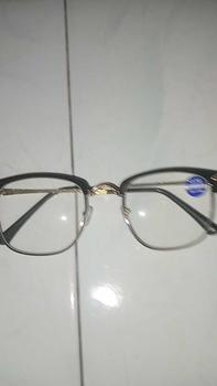 Product Review of （Bisa COD）Kacamata Baca Anti Radiasi Lensa Plus Lensa Baca dan Jalan Lensa Double lensa Bifocal Frame Modis Unisex Pria Wanita Cewek Cowok bifokal 605 from 2** 0