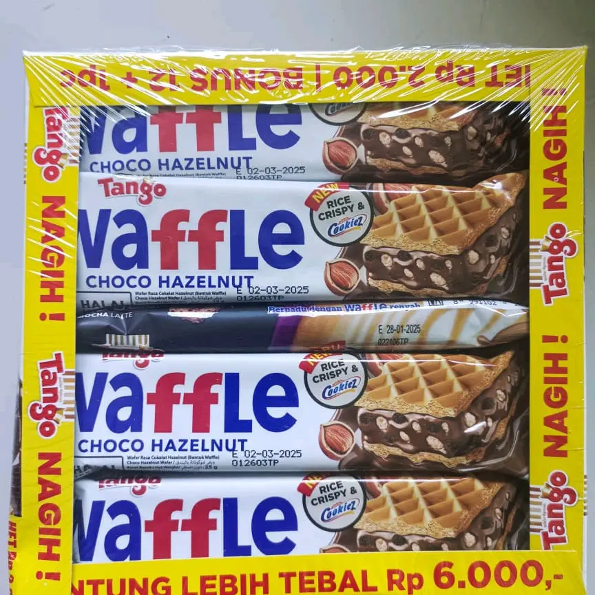 waffle coklat hazelnut dengan kemasan baru isi 12+1 dengan 4 varian rasa Snack