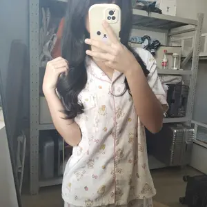 Wig Rambut Panjang Wanita Penuh Alami Kepala Gaya Rambut Keriting Bergelombang Poni Udara Simulasi Rambut Manusia Set Rambut Palsu