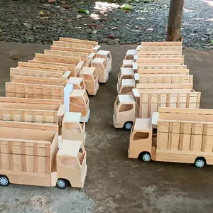 miniatur truck oleng, pintu belakang bisa dibuka tutup, gratis lampu LED