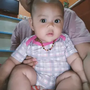 Kalung dan Gelang Amber Tumbuh Gigi Bayi dengan Pink Lace Agate By Carlis Baby. AGL40
