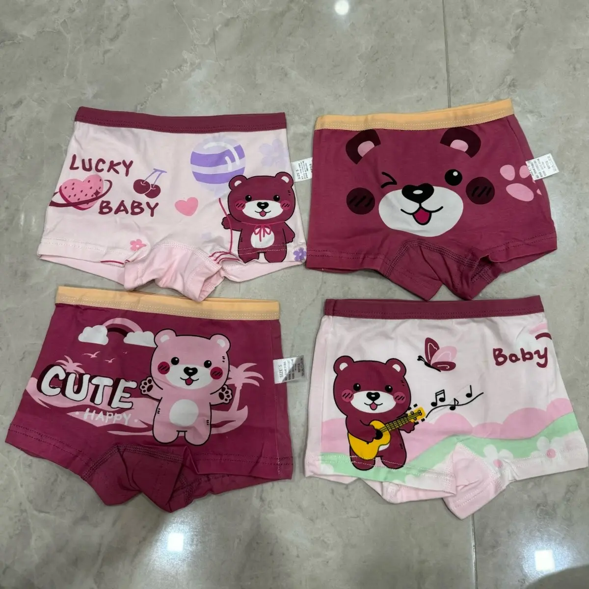Celana dalam cewek 1set 4pcs cocok untuk umur 1sd 3 tahun