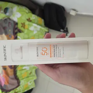 SKINTIFIC All Day Light Sunscreen Spray SPF50 PA++++ Sunscreen Mist Anti UV Wajah/Body Spray 50ml/70ml/120ml