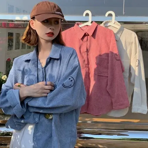Kemeja Korduroi Smiley Korea Wanita Serbaguna Desain Longgar Jaket Tren Kecil Panjang Kerah Merah Retro Blazer Cardigan Atasan Hitam Linen Casual Kardigan Pendek Crop Karet Oversize Top Vintage Stretch