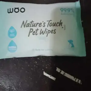 Woo Nature’s Touch Pet Wet Wipes – Alcohol Free, Natural Formula for Cats & Dogs (10 Sheets / 80 Sheets)