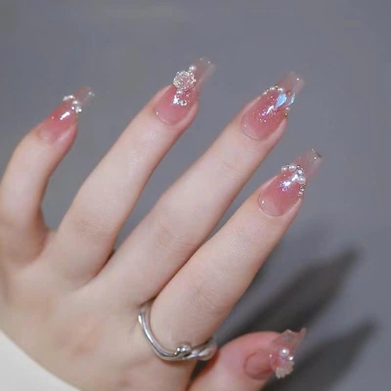  Mã M16 mẫu 24 nail giả kèm keo xiu xinh bao đụng nước thoải mái nhé tái sử dụng được nhiều lần 