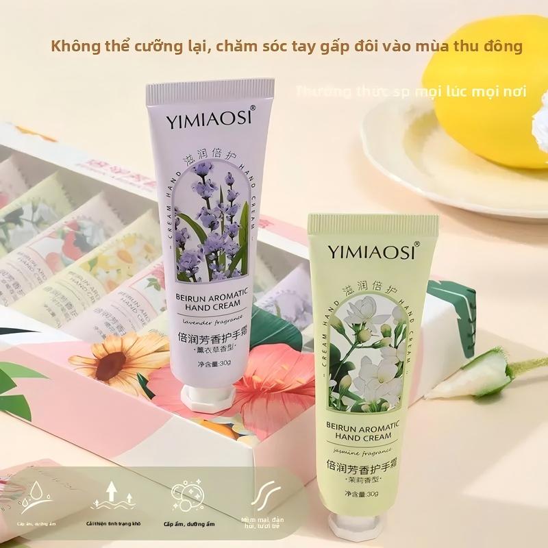 Kem dưỡng tay hương hoa quả, kết cấu kem sữa, thấm nhanh, dưỡng ẩm thoáng mát không nhờn dính, hương thơm lưu lâu, sản phẩm chăm sóc da tay