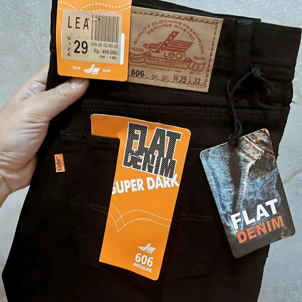 celana panjang hitam jeans hitam pekat // jeans lea hitam standar reguler Nyaman Pria