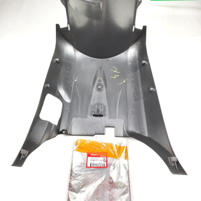 Gambar COVER UNDER DEK BAWAH KOLONG LUMPUR HONDA SCOOPY KARBURATOR ORIGINAL AHM 64340-KYT-900 Sepeda Baut dari Lestari Motor 2 Kota Administrasi Jakarta Barat Tokopedia