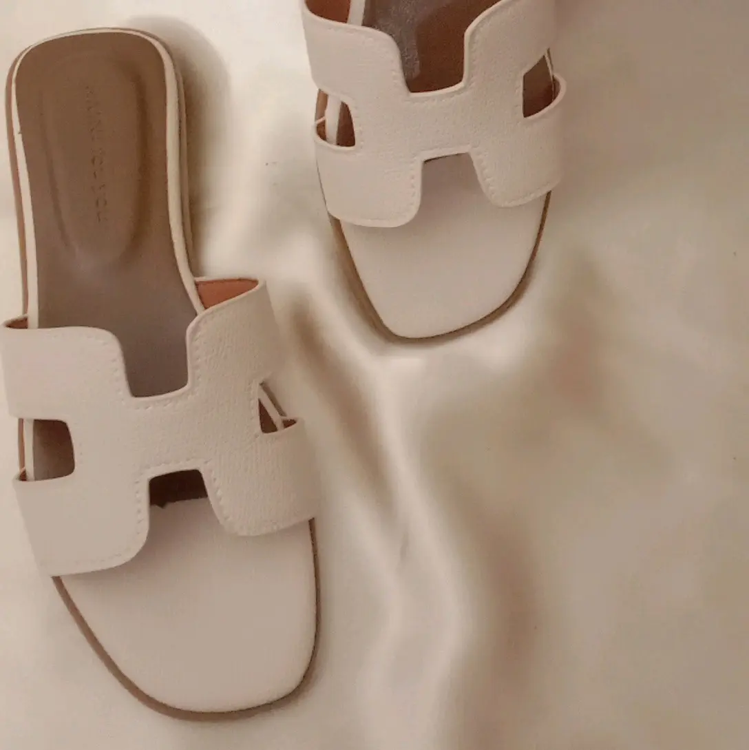 Sendal flat terbaru dan ternyaman Sandal