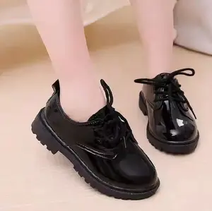 Docmart Sepatu Anak Perempuan & Laki-laki Motif Bot Tali Hitam Cocok untuk Sekolah Fashionable dan Tahan Lama Boots Shoes Berkualitas Kaki dengan Desain Menarik dan Bahan Berkualitas