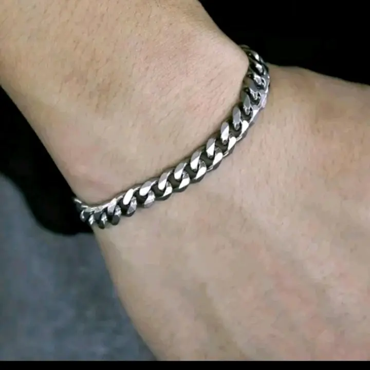 Gelang Titanium Model Rantai Kotak Elegan dan Menawan - Bracelets