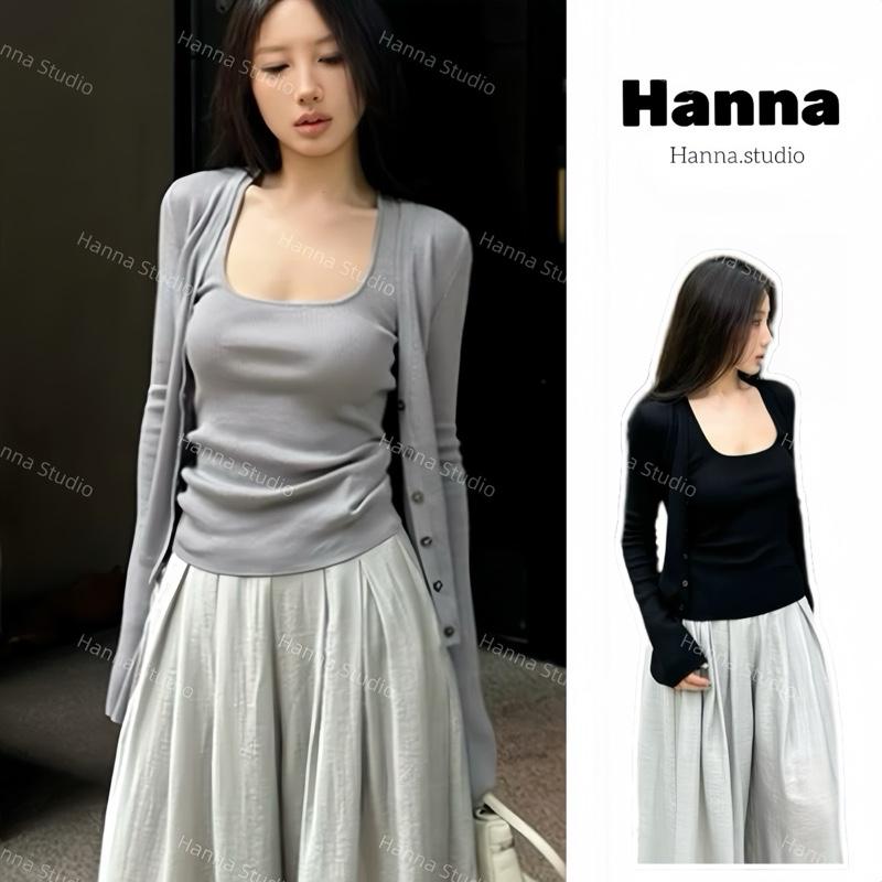 Set áo (áo ba lỗ + áo khoác) nữ Hàn Quốc, áo tăm gân dài tay 2 màu xám và đen Top Women - AV