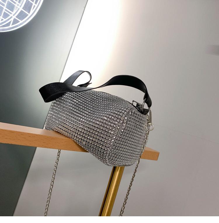 Product Introduction of Popular Makeup Bag Handheld Women's Bag Autumn/Winter New Style Bag Women's Fashion Chain Diamond Single Shoulder Crossbody Bag Women 10