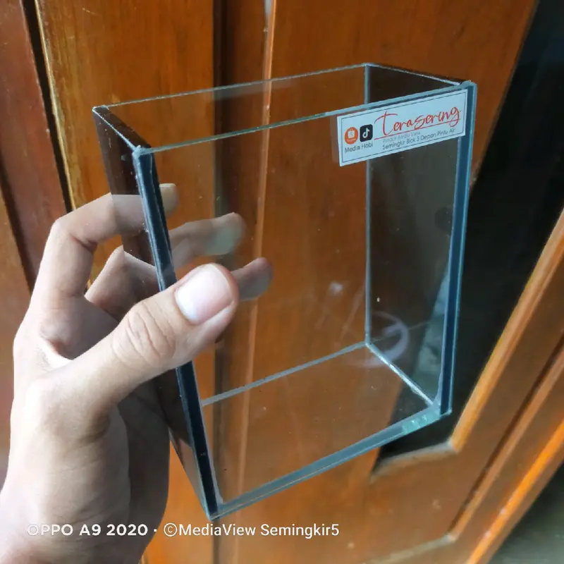 Aquarium Ikan Cupang 12x07x15cm Hitam Samping 2