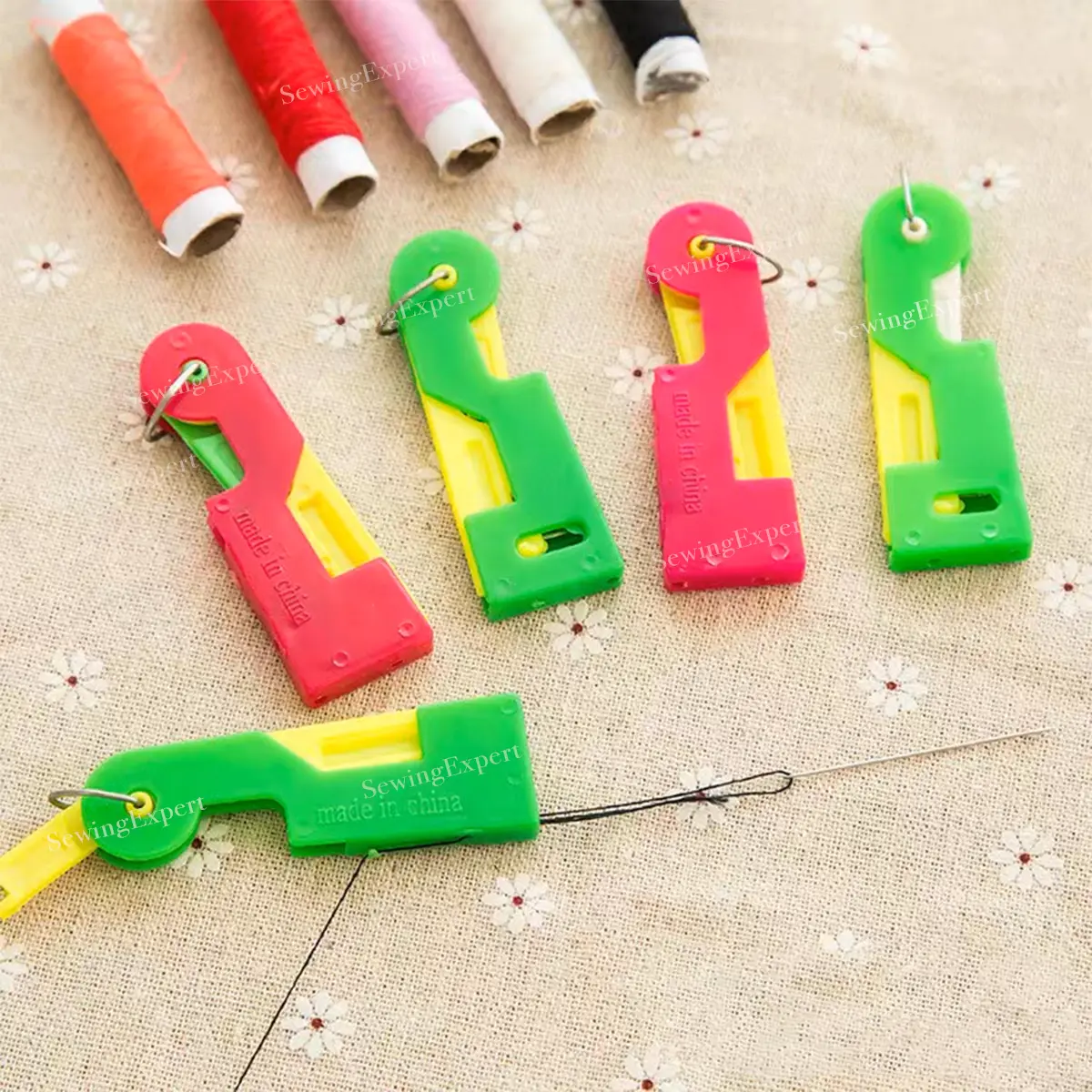 Alat Bantu Masukin Benang ke Jarum / Mata Nenek Memasukkan Benang Plastik Needle Threader Memasukan Jarum