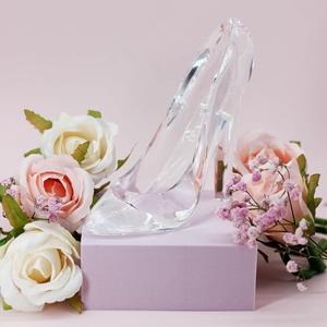 Decoración de zapatos de cristal, estatua transparente de acrílico con tacón alto, elegante decoración para el hogar, adorno perfecto para escritorio, exhibición estilosa para iglesia