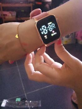 Product Review of Jam Tangan LED Digital Wanita Pria Unisex Couple Jam Tangan LED WATCH Rubber Segi JINSHENGSI JSS 3642 Tali Rubber Elegant Free Gift Jam Tangan Led Digital Original Jam Tangan Aesthetic Wanita Model Kemewahan & Berkelas  MEVIAGROSIR from r**2 1