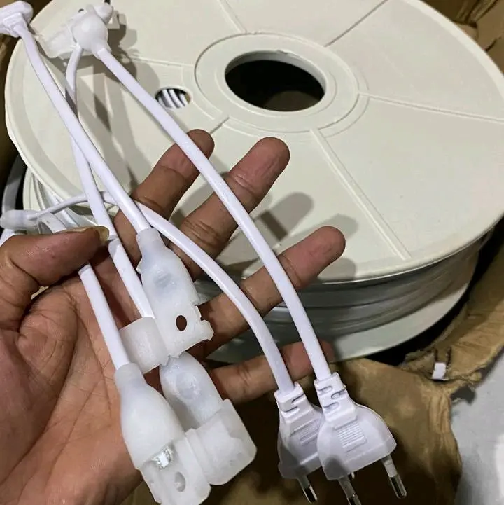 Lampu LED Strip Tipe 5050 Tegangan 220V Terang dan Elastis lampu seribu bintang dekorasi led strips light lampu cafe tempat  lampu  lampu plafon pitingan  lampu Plastik 1