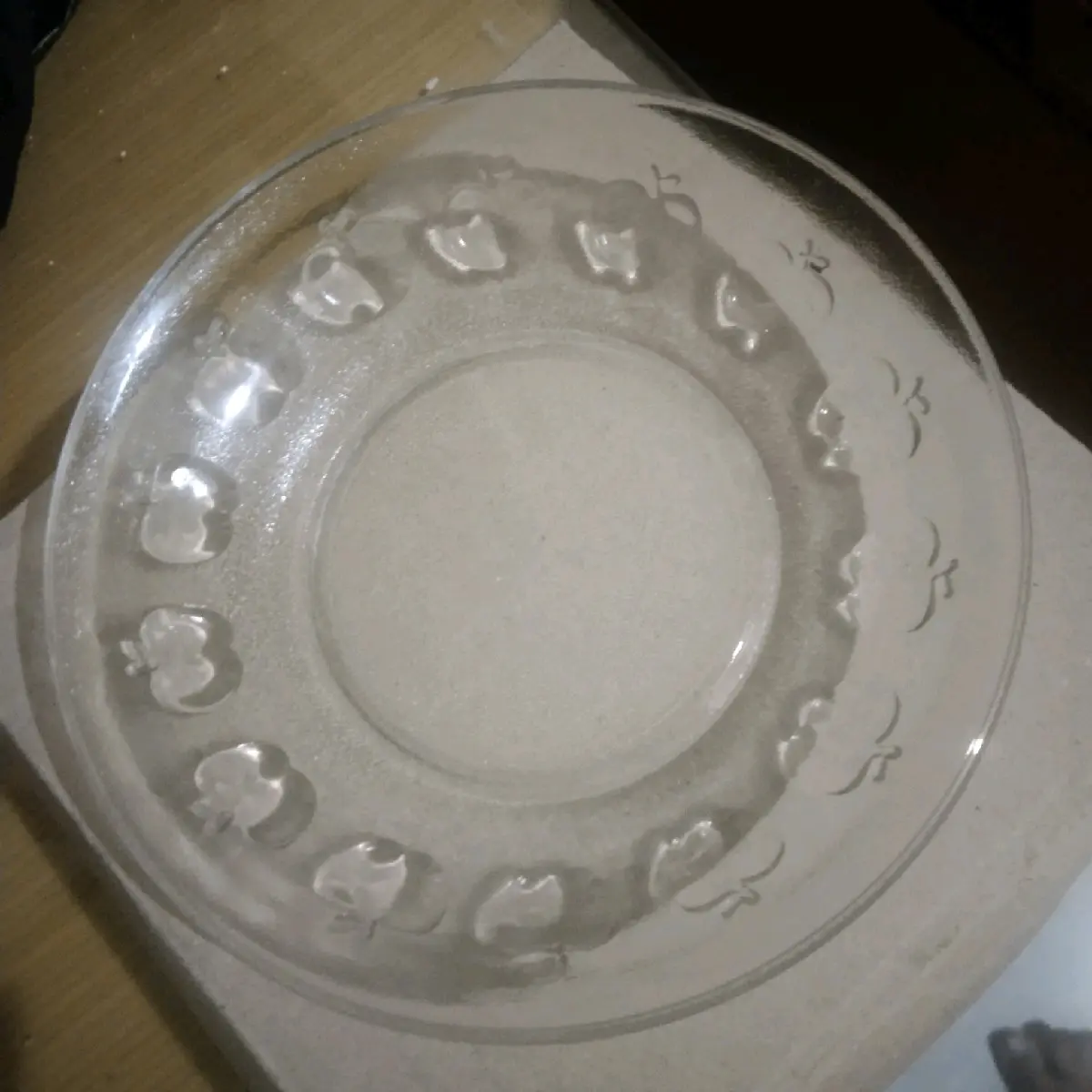 Setengah lusin piring kecil/lepek motif apel Kaca