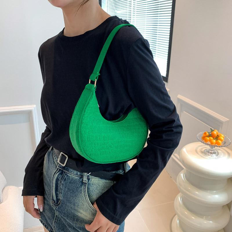 Product Introduction of Women'S Handbag 2024 New Korean Fashion Retro Shoulder Bag Elegant Half Moon Handbag 6