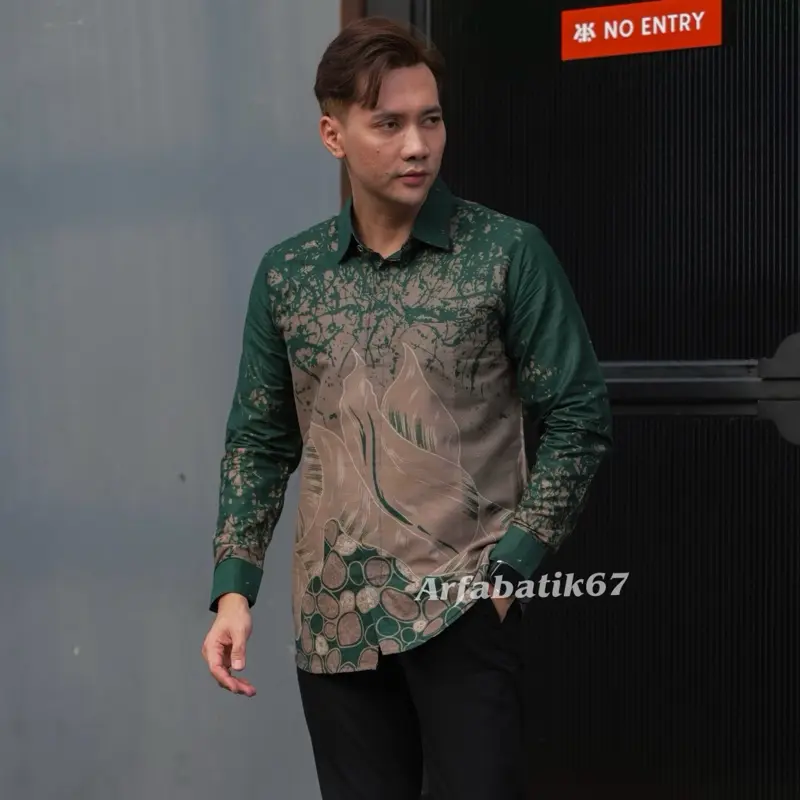 SLIMFIT RAKABUMI HIJAU BOTOL Kemeja batik slimfit pria tangan panjang dan tangan pendek bahan katun solo lapis furing hero by arfabatik67 Baju