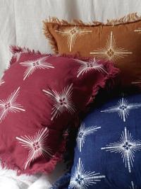 Gambar Batik Fractal Sarung Bantal Persegi Kotak Batik Bintang Warna Biru dari Batik Fractal Kota Bandung 2 Tokopedia