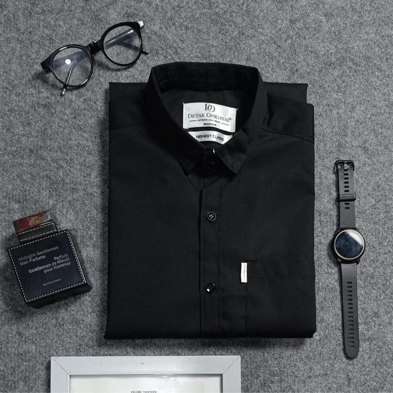 Product Introduction of Kemeja Pria Slimfit Lengan Pendek [HITAM] Katun Twill Premium Casual/Formal Basic Kantor Distro by Gudangkemejaid 1