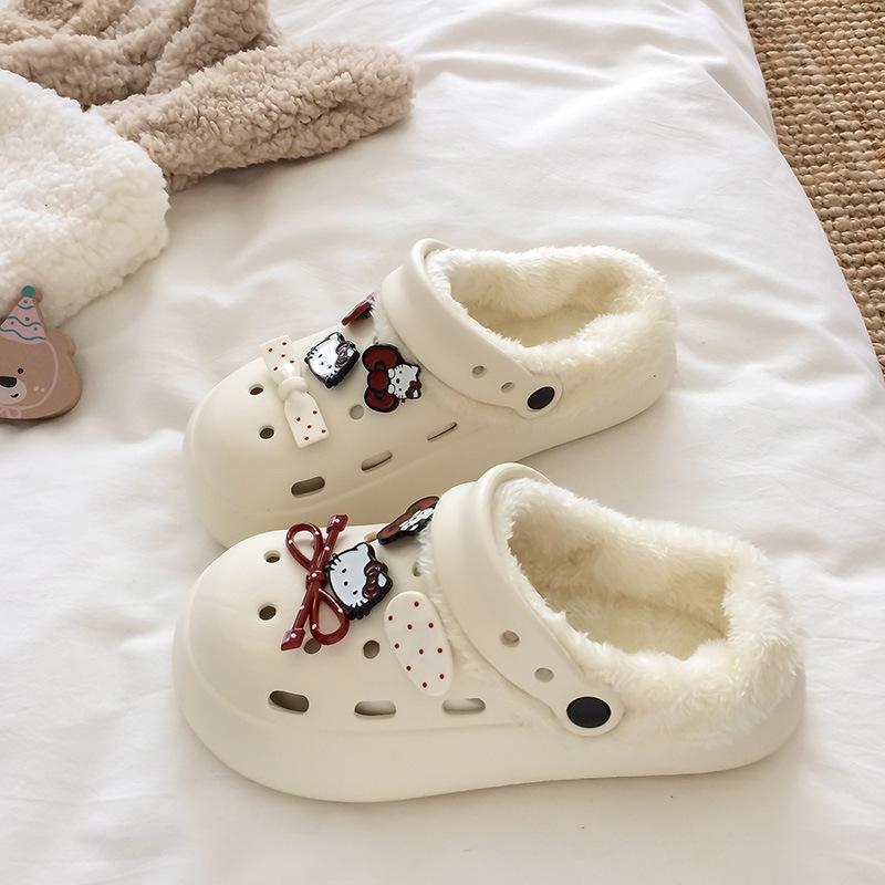 Mở Bán Dép Sục Nữ Lót Lông Bên Trong Phối Kèm Charm Bộ Êm Chân Bằng Eva Nhẹ Có Quai sau 5Cm Phối Kèm Charm Bộ Siêu Dễ Thương Mẫu Mới Hàng Sẵn