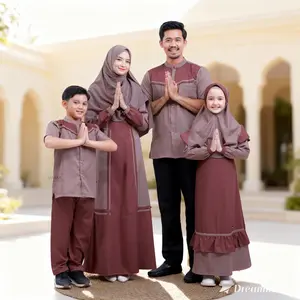 Baju Lebaran 2026 Couple Sarimbit Keluarga Muslim Ayah Ibu Anak Gamis Katun Pasangan Kekinian Selaras Pink Chalk