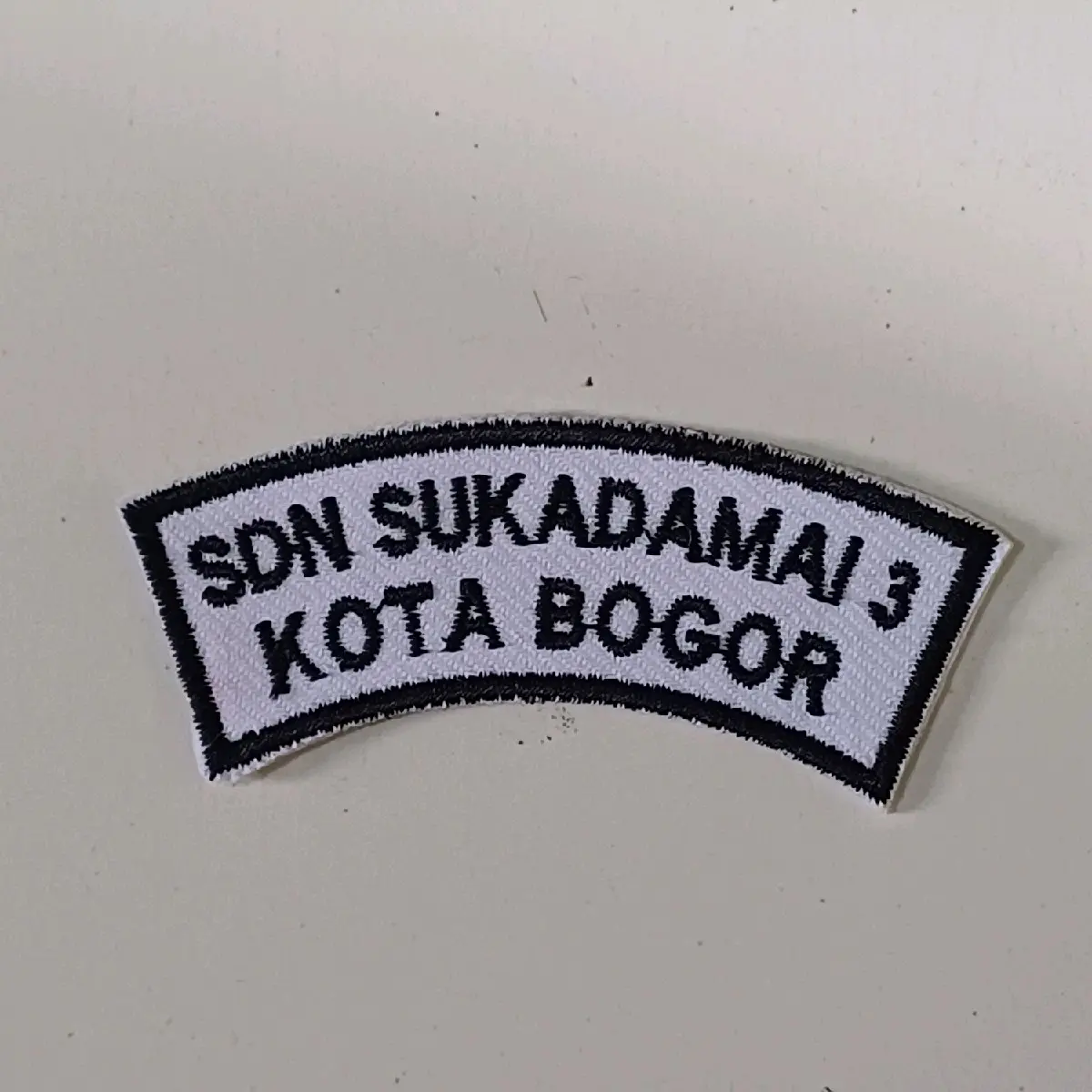 Bordir Lokasi Sekolah Iron Pacth cukup disetrika aja