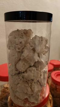 Product Review of Choco Chip Cornflake Meringue 215gm est 42pcs from Z** 0