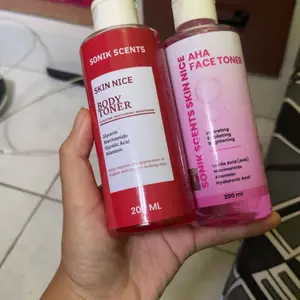 [PAKET HEMAT] Glowing Set Head To Toe - Skin Nice Body Toner Merah 200 ML  + Face Toner Pink 200 ML