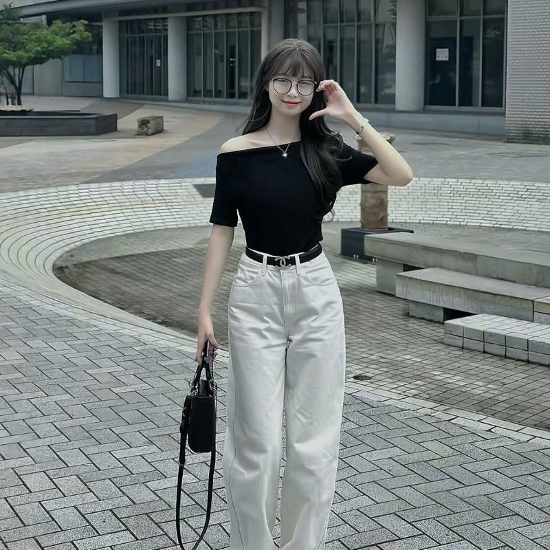 Set bộ áo babytee trễ vai đen mix quần jean ống rộng trắng