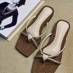 Sandal Wanita Nadia dengan Desain Elegan dan Nyaman untuk Kegiatan Sehari-hari