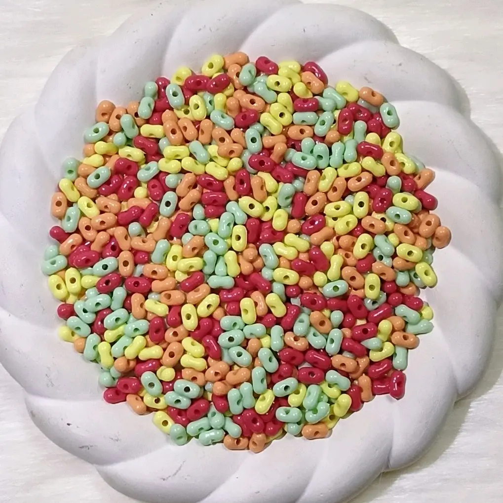 manik-manik kacang uk.3x6 warna mix doff per klip 50gr