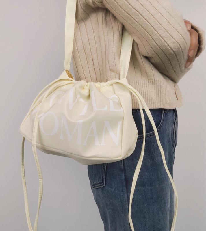 Product Introduction of Dumplings bag, soft women, 12*8 inch, available in 9 colors to choose from, Serut bag, can be worn for double shoulder and single shoulder, for women, real right bag color 0