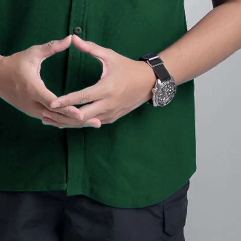 kemeja polos pria lengan pendek premium warna hijau daun 4