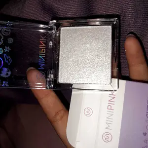 Highlighter Palette Makeup Shimmer Bronzer Eyeshadow Tahan Lama Glow Tahan Air High Pigmented Mudah di Blend