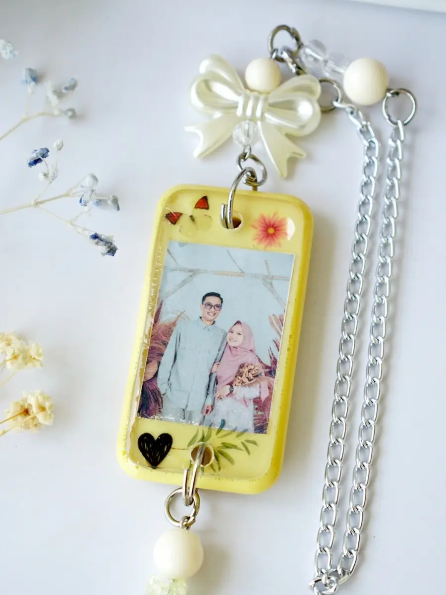 Gantungan Mobil Request Foto - Gantungan Mobil Unik Istimewa Bisa Custom Foto dari Resin Anti Pecah Anti Api dengan Stiker Cantik