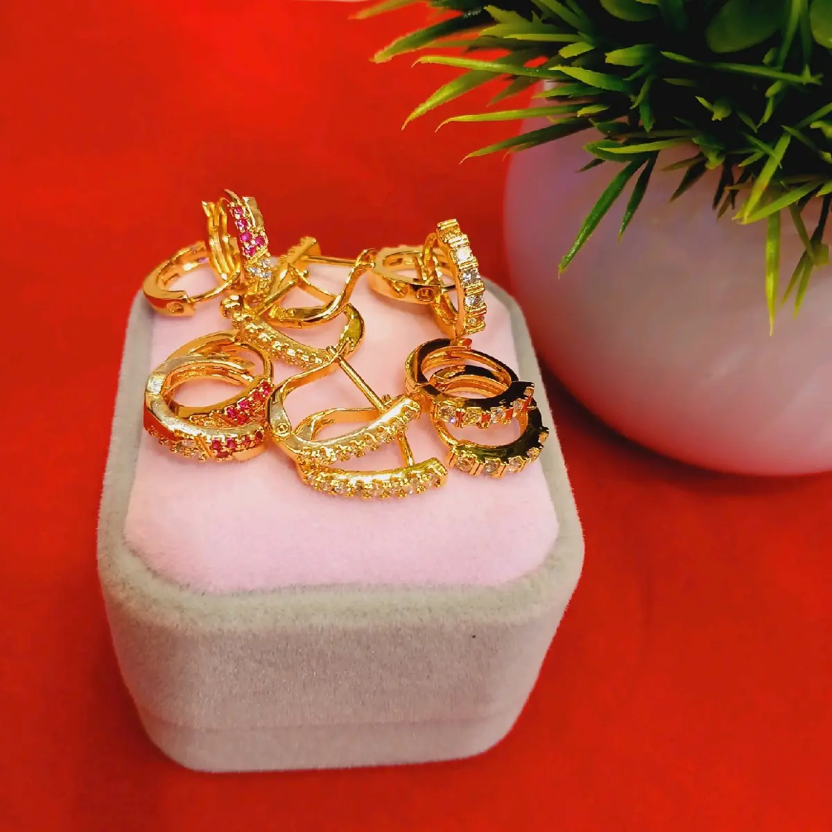 Perhiasan Anting jepit permata Zirconia cocok wanita ,Swasa premium emas 18K  100% seperti  emas dr warna & bentuknya,tidak luntur/menghitam