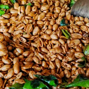 kacang bawang aneka rasa , kacang bali , kacang jumbo premium  Food  Snacks 100 gram